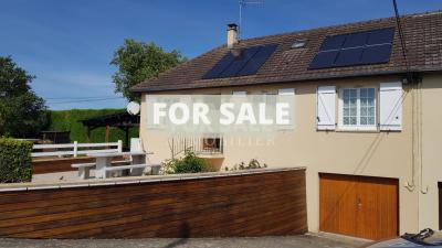 Traditional House with Garden