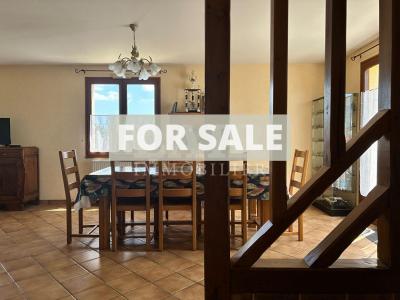 Detached House with Landscaped GardenGarden