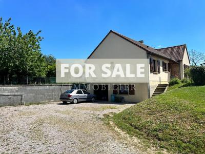 Detached House with Landscaped GardenGarden