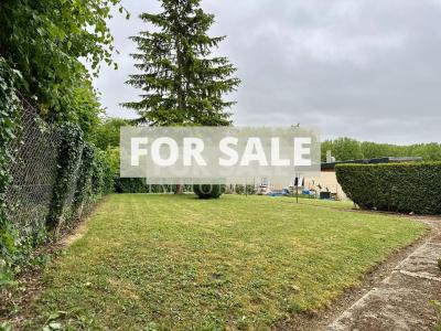 Detached House with Landscaped Garden