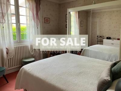 Detached House with Landscaped Garden