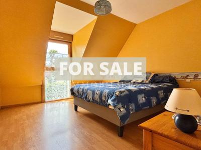 Detached House with Landscaped Garden