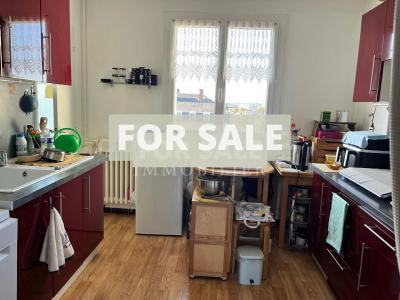 Apartment For Sale in Building with Elevator