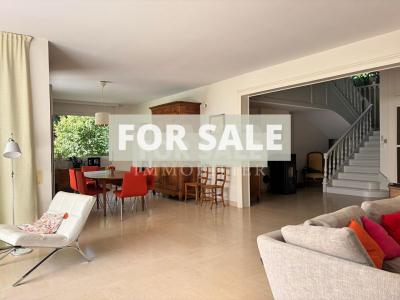 Beautiful Detached House in Parkland Gardens