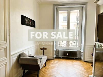 Superb Apartment with Elevator and Parking