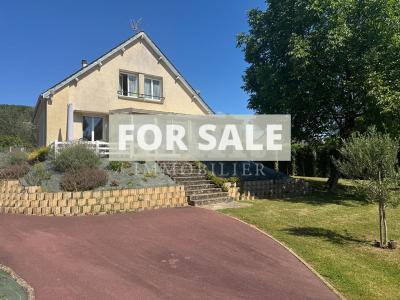 Detached House with Garden and Double Garage
