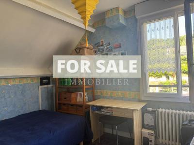 Detached House with Garden and Double Garage