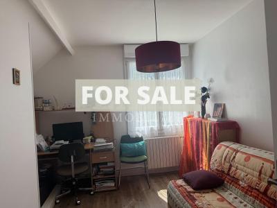 Detached House with Garden and Double Garage