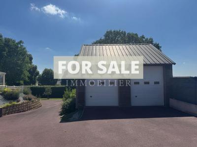 Detached House with Garden and Double Garage