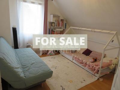 Contemporary Detached House in Lovely Village