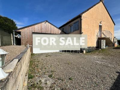 Detached House with Garden in Rural Setting