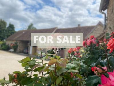 Detached Country House with Outbuilding