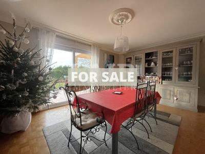 Beautiful Detached House with Lovely Garden