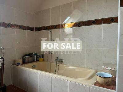 Beautiful Detached House with Lovely Garden