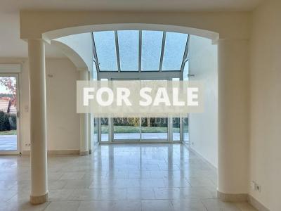 Contemporary Detached House in Good Order