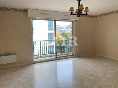 Apartment with Balcony in Heart of Town