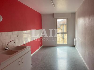 Apartment with Balcony in Heart of Town