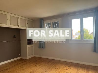 Large Detached Family House with Garden