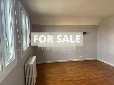 Large Detached Family House with Garden