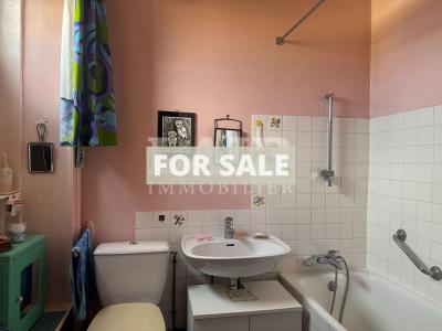 Traditional House with Garden