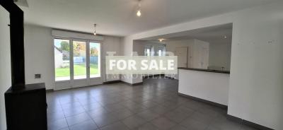 Traditional House in Good Condition with Garden