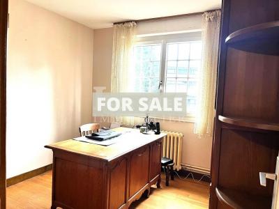 Lovely Town House with Outbuilding in Landscaped Garden