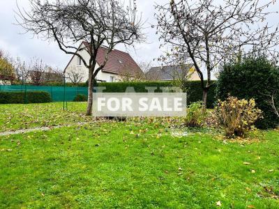 Detached House with Landscaped Garden