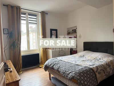 Town House with Courtyard Garden and Garage