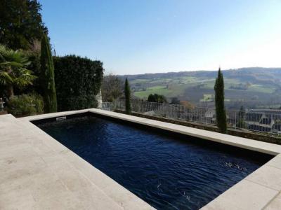 Villa with Pool For Sale