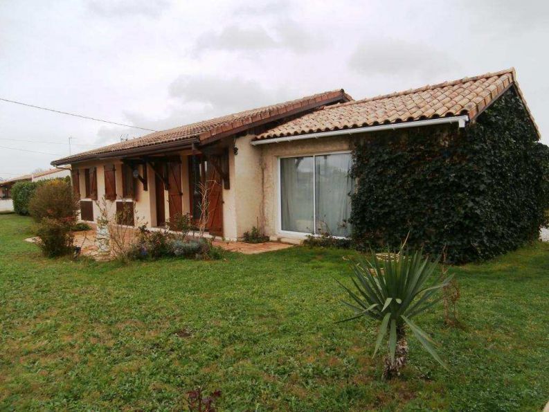 Detached House in Nice Village Setting