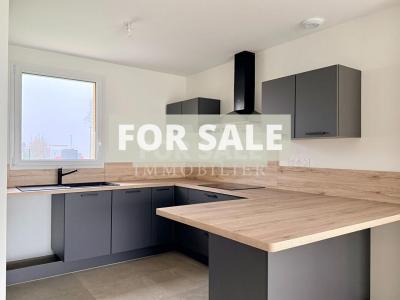 Detached House with Garden