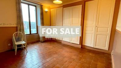 Beautiful House with Views of the Chateau