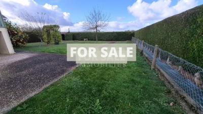 Detached House with Garden and Open View