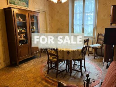 Traditional House with Garden