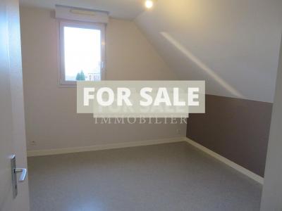 Modern Detached House with Garden