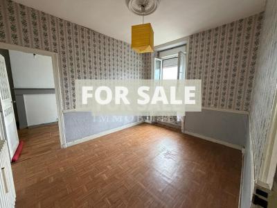 Traditional House with Garden