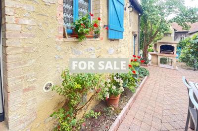 Charming House With Garden And Garage