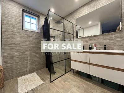 Detached House with Garden