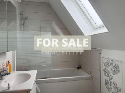 Detached House with Garden on Outskirts of Town