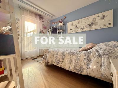 Detached House with Landscaped Garden