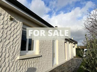 Detached House with neat Garden