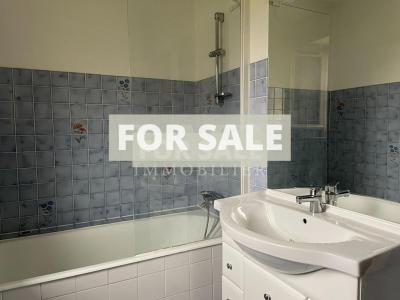 Detached House with Attached Outbuilding