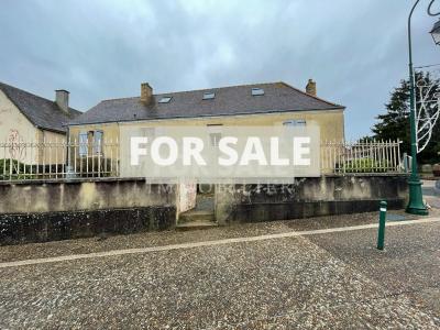 Detached House with Attached Outbuilding