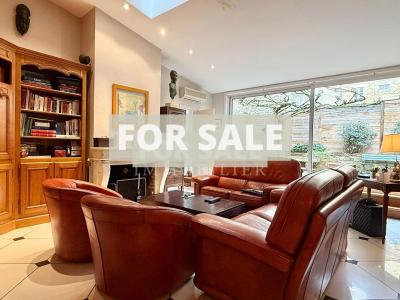 Magnificent Town House in Historic Sector