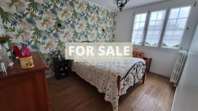 Traditional House with Garden