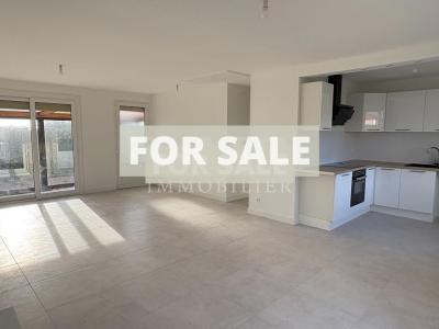 Single Storey House with Garage and Garden