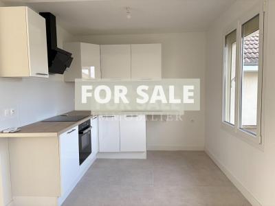 Single Storey House with Garage and Garden