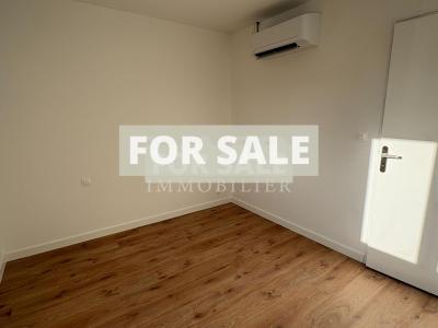 Single Storey House with Garage and Garden