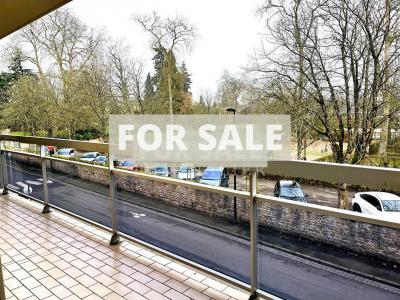 Apartment with Balcony and Garage