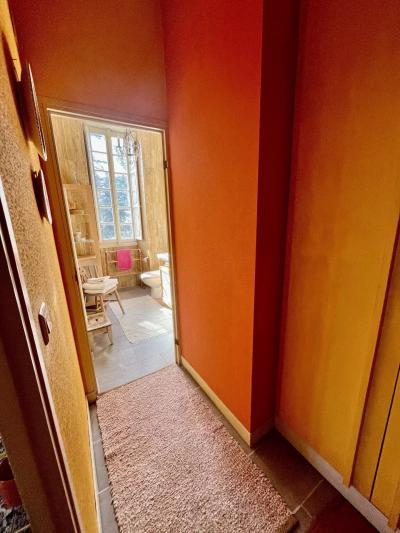 Manor House With Outbuildings with Private Access To The River